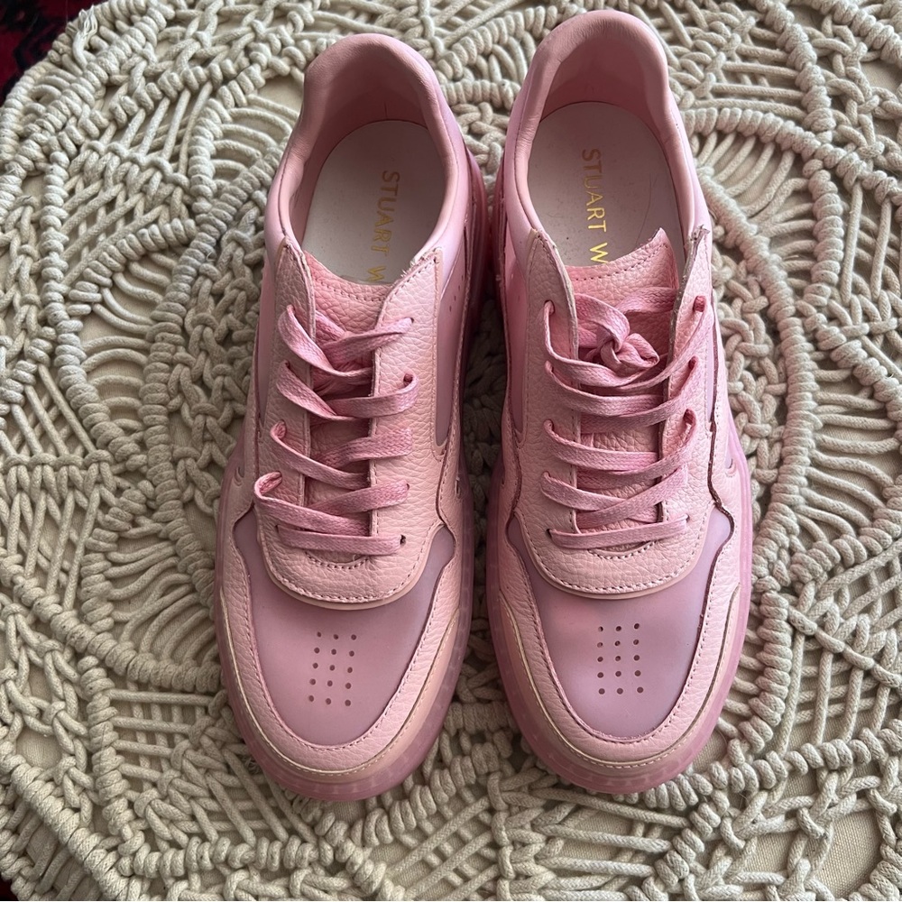 NWOT STUART WEITZMAN Brooklyn Low Top Sneakers 8